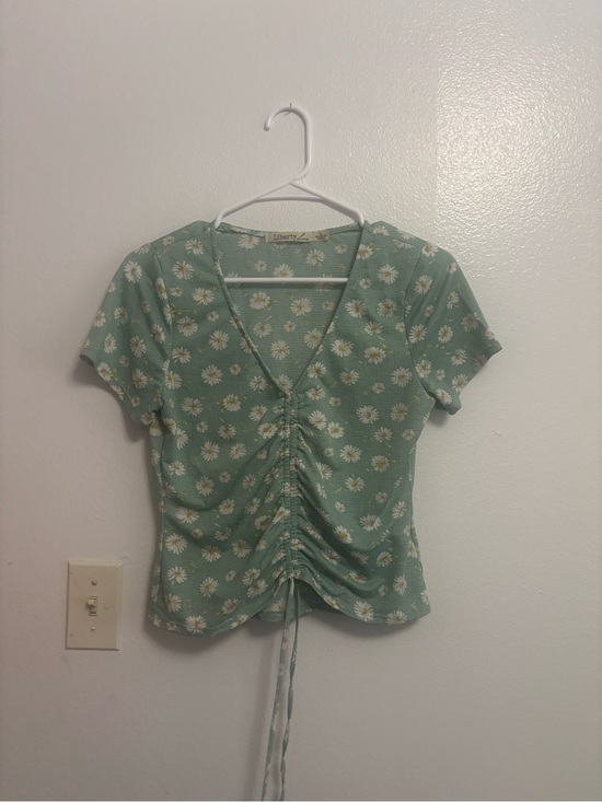 Liberty Love Tops - Liberty Love Sage Green Daisy Print Front-Tie Tee — Women’s Size Large